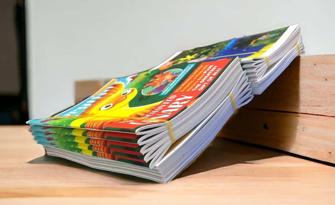 mau-sach-mau-dong-dap-ghim-giua-tien-loi-cho-tai-lieu-hoc-tap